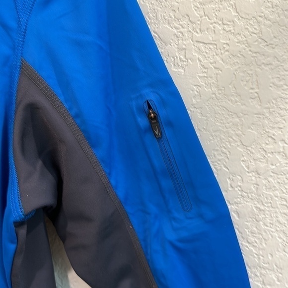 Sugoi Blue 1/4 Zipper Running/Biking Jacket With Fleece Insulation In Size S/P - Picture 12 of 12